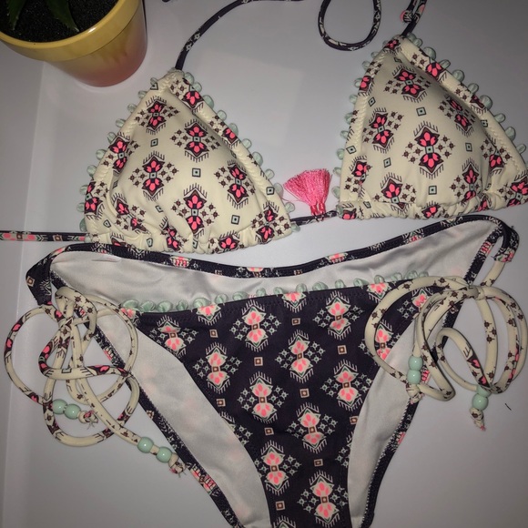 Victoria’s Secret Bikini - Picture 1 of 3